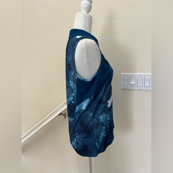 Slazenger Marble Pin Tuck Sleeveless Golf Polo Blue Medium sleeveless V- neck - Picture 4 of 9